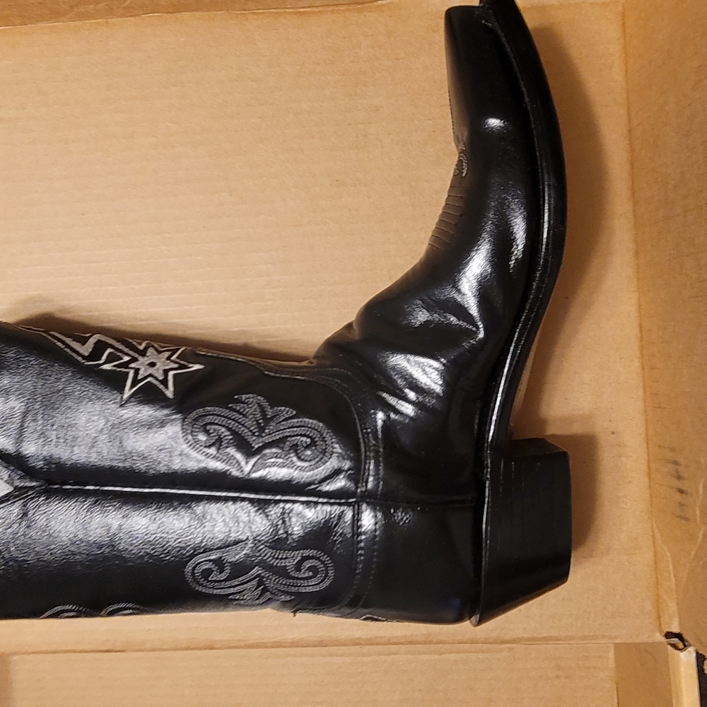 Lucchese Woman's NEW Black Boots size 8B with San Antonio Spurs Logo Embroidered - Picture 8 of 16